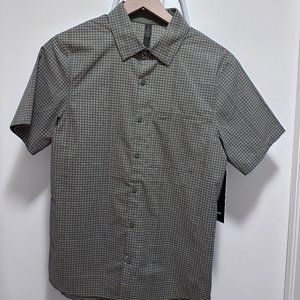 NWT Lululemon - Short Sleeve Button Up - Size Small